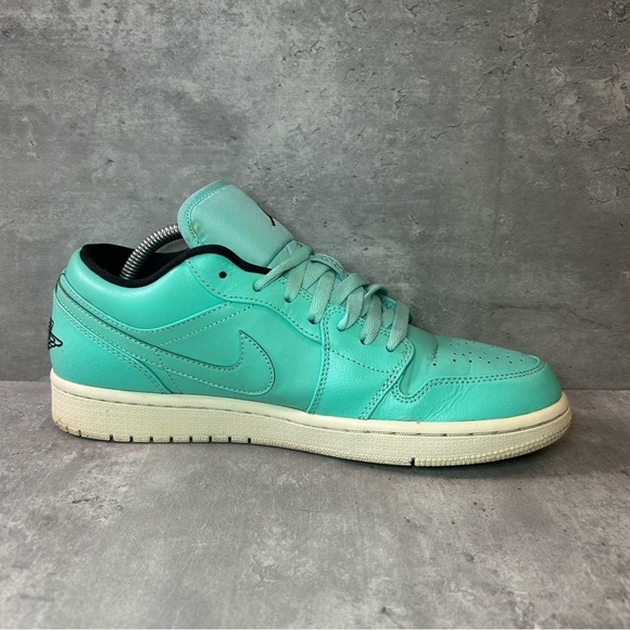 Nike Air Jordan 1 Low Hyper Turquoise 553558-304 Mens sz 9 - turquoise - Picture 3 of 6